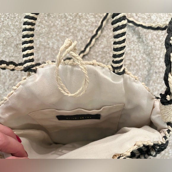 Woven circular purse (dark blue & cream) - Picture 5 of 5